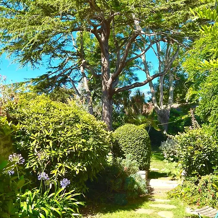 Les Jardins Du Tot Bed & Breakfast