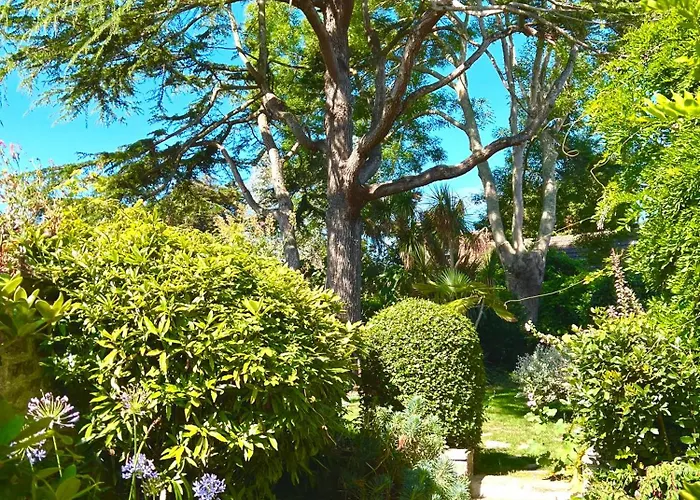 Les Jardins Du Tot Bed & Breakfast